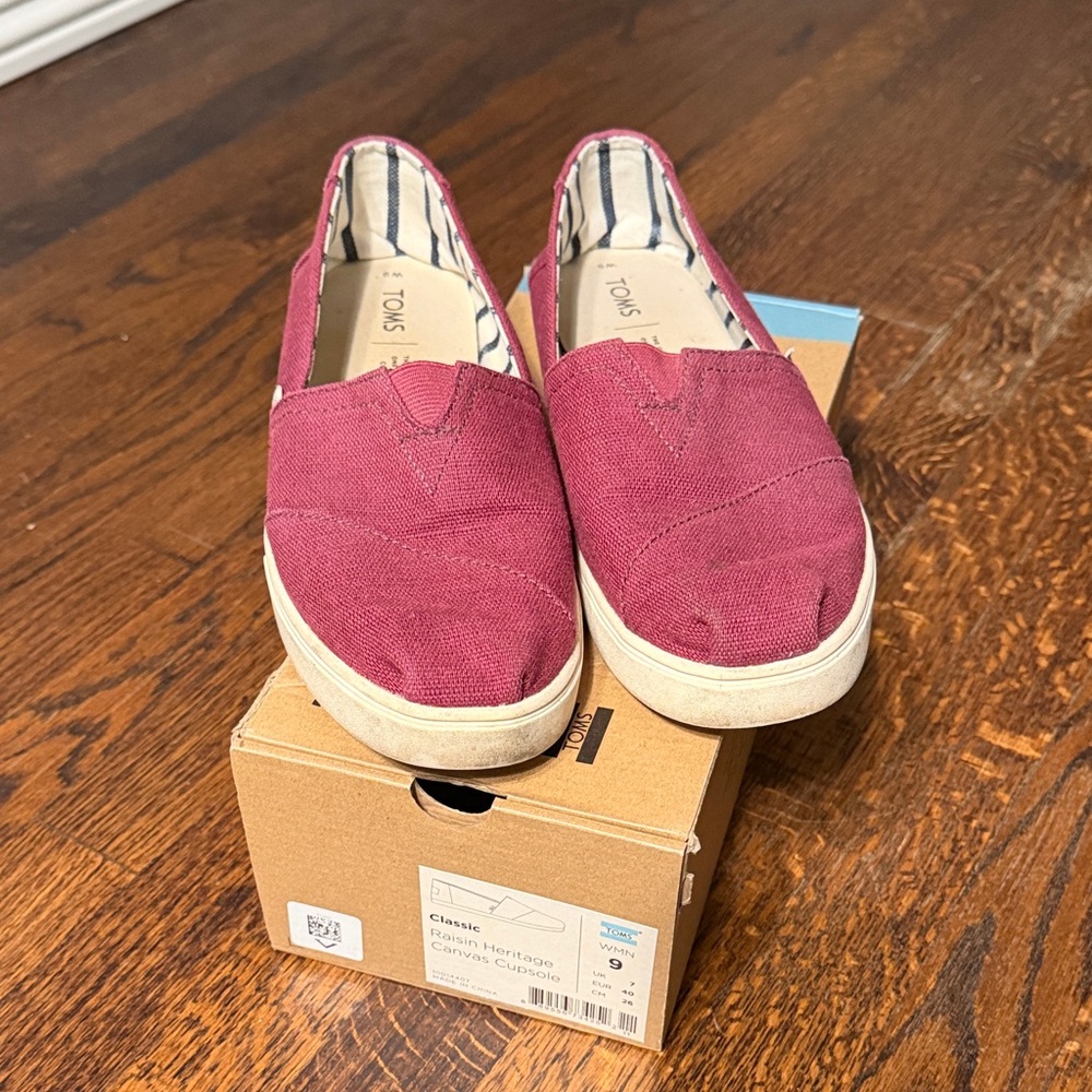 TOMS Raisin Heritage